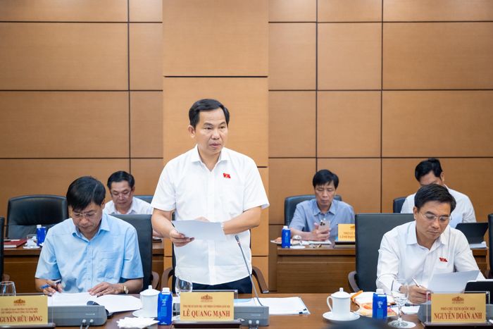 Tổng Thư ký Quốc hội - Chủ nhiệm Văn phòng Quốc hội Lê Quang Mạnh báo cáo kết quả thực hiện nhiệm vụ tháng 5/2026