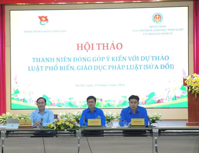 Các đại biểu chủ trì Hội thảo. Ảnh: Linh Chi