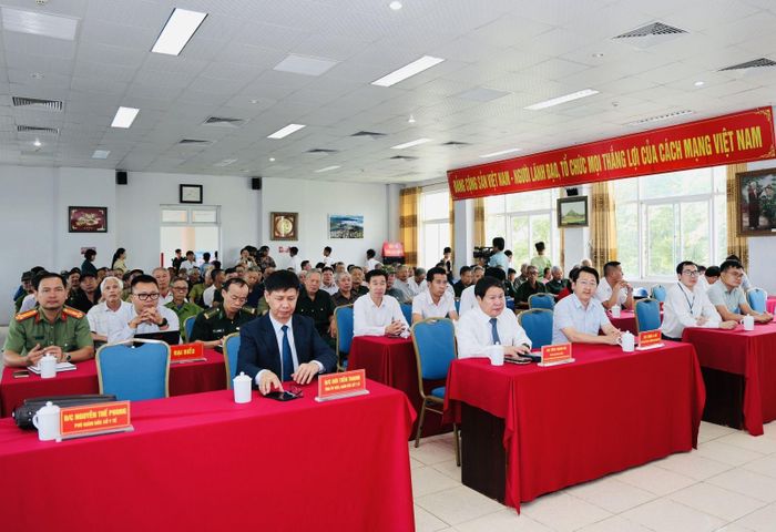 Các đại biểu dự Lễ ra quân.