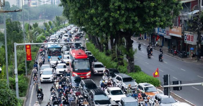 Hà Nội tiếp tục lùi xem xét nghị quyết về đề án vùng phát thải thấp trong Vành đai 1 và các chính sách hỗ trợ chuyển đổi phương tiện.