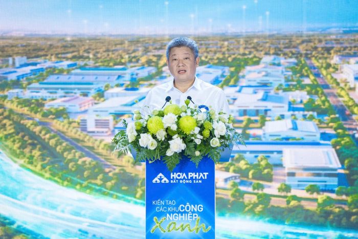 Ông Nguyễn Mạnh Quyền, Phó Bí thư Tỉnh ủy, Chủ tịch UBND tỉnh phát biểu tại lễ khởi công. Ảnh: Hòa Phát.
