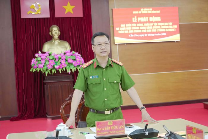 Đại tá Bùi Đức An, Phó Giám đốc Công an thành phố, Thủ trưởng Cơ quan CSĐT phát biểu chỉ đạo phát động cao điểm.