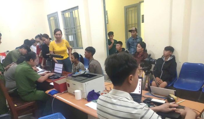 Cán bộ Công an xã Trà Vong cấp căn cước cho người dân xuyên suốt tất cả các ngày trong tuần.