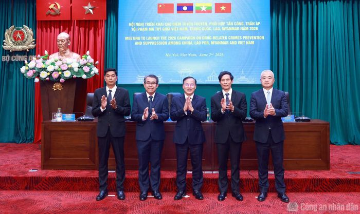Thứ trưởng Nguyễn Văn Long và Trưởng đoàn các nước Việt Nam, Trung Quốc, Lào, Myanmar.