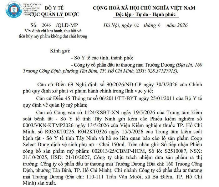 Cục Quản lý Dược (Bộ Y tế) yêu cầu thu hồi toàn quốc lô dung dịch vệ sinh phụ nữ Coop Select không đạt chất lượng.