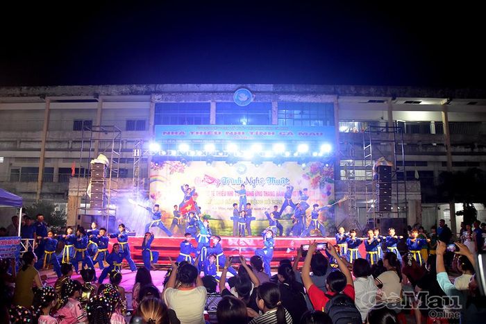 Tiết mục Võ nhạc Vovinam do CLB Võ Vovinam biểu diễn.