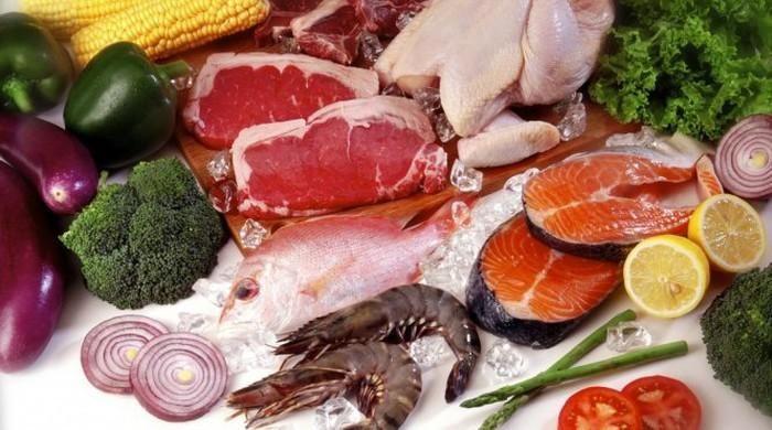 Trong điều kiện nhiệt độ cao, vi khuẩn có thể phát triển nhanh hơn trong đồ ăn, đặc biệt khi thực phẩm không được chế biến hoặc bảo quản đúng cách. Ảnh minh họa