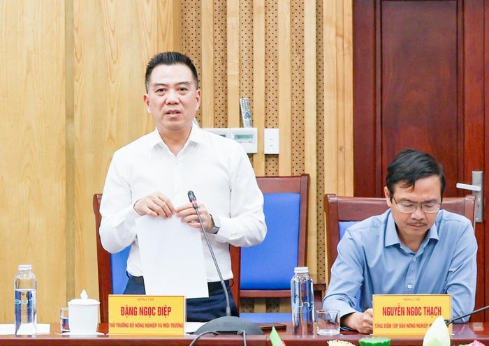 Thứ trưởng Bộ Nông nghiệp và Môi trường Đặng Ngọc Điệp phát biểu tại buổi làm việc. (Ảnh: NAG)
