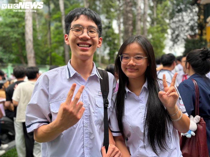 Thí sinh dự thi tại điểm thi Trường THPT Trưng Vương, phường Sài Gòn.