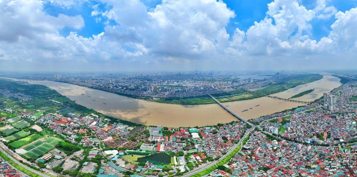 Sông Hồng đoạn chảy qua Hà Nội nằm trong quy hoạch Đại lộ cảnh quan sông Hồng. Ảnh Phạm Hùng