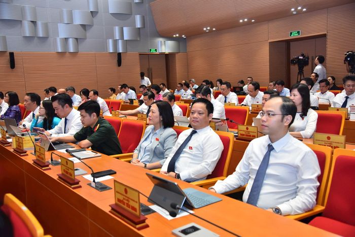 Các đại biểu HĐND thành phố tham dự kỳ họp. Ảnh: Thành Thái