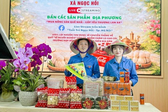 Một buổi Livestream bán hàng trực tuyến của Đoàn Thanh niên xã Ngọc Hồi. Ảnh: PV
