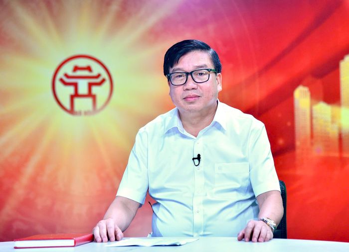 Ông Nguyễn Đức Hưng, Giám đốc Trung tâm Quản lý hạ tầng kỹ thuật, Sở Xây dựng Hà Nội chia sẻ tại Chương trình. Ảnh: Viết Thành