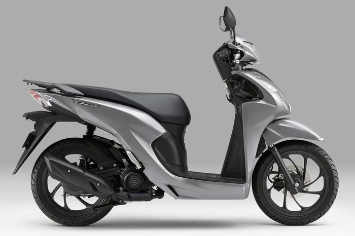 Một trong những điểm đáng chú ý nhất trên Honda Dio110 Basic 2026 nằm ở trọng lượng khá nhẹ.