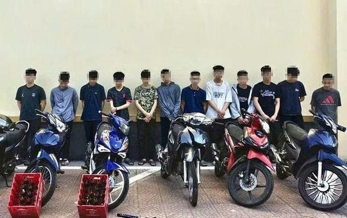 Các đối tượng bị khởi tố.