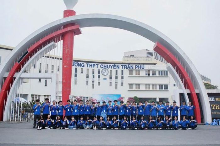 Kỳ thi vào chuyên có tính cạnh tranh cao, đòi hỏi thí sinh phải có sự chuẩn bị kỹ lưỡng về cả kiến thức lẫn tâm lý. Ảnh: THPT chuyên Trần Phú