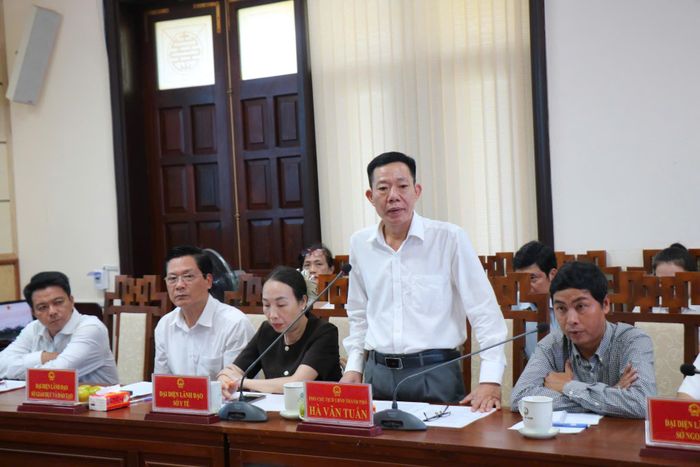 Ông Hà Văn Tuấn, Phó Chủ tịch UBND TP Huế phát biểu.
