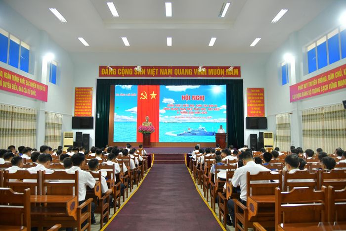 Quang cảnh hội nghị quán triệt kiểm tra, phúc tra.