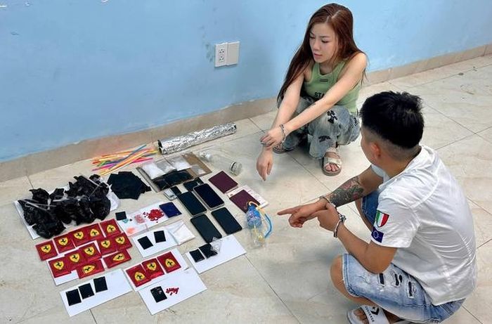 Các đối tượng cùng tang vật. Ảnh: Công an TP Đà Nẵng.