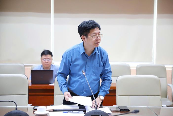 Phó Cục trưởng Cục Quản lý Khám chữa bệnh Nguyễn Trọng Khoa - đơn vị đầu mối xây dựng dự thảo Luật sứa đổi báo cáo, làm rõ thêm một số nội dung.