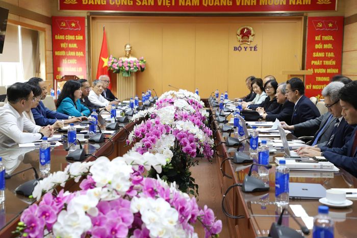 Quang cảnh buổi tiếp và làm việc.