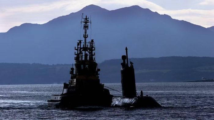 Các tàu ngầm hạt nhân mới sẽ được chế tạo tại Australia dựa trên dự án SSN-AUKUS của Anh, với sự tham gia tích cực của ngành công nghiệp Anh. Trong khi đó theo phân công, Mỹ sẽ cung cấp hầu hết các công nghệ và hệ thống quan trọng cần thiết cho việc sản xuất.