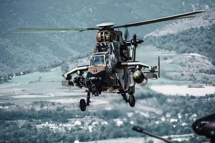 Quân đội Pháp giải thích rằng trực thăng Tiger tỏ ra đặc biệt hiệu quả trong việc chống lại máy bay không người lái cảm tử nhờ sự kết hợp giữa khả năng cơ động, hệ thống quang điện tử hiện đại và pháo tự động 30 mm.