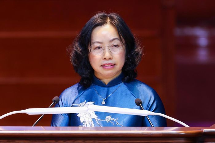 Phó Chủ tịch Tổng LĐLĐ Việt Nam Thái Thu Xương báo cáo kiểm điểm của Ban Chấp hành Tổng LĐLĐ Việt Nam khóa XIII. Ảnh: Quang Vinh