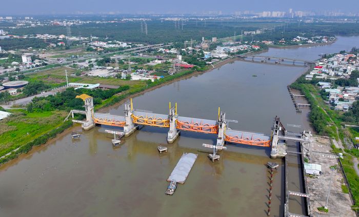  Việc tái khởi động dự án chống ngập 10.000 tỷ sẽ sớm phát huy hiệu quả kiểm soát ngập, hỗ trợ thoát nước mưa và cải thiện môi trường đô thị TP.HCM. Ảnh: THUẬN VĂN 
