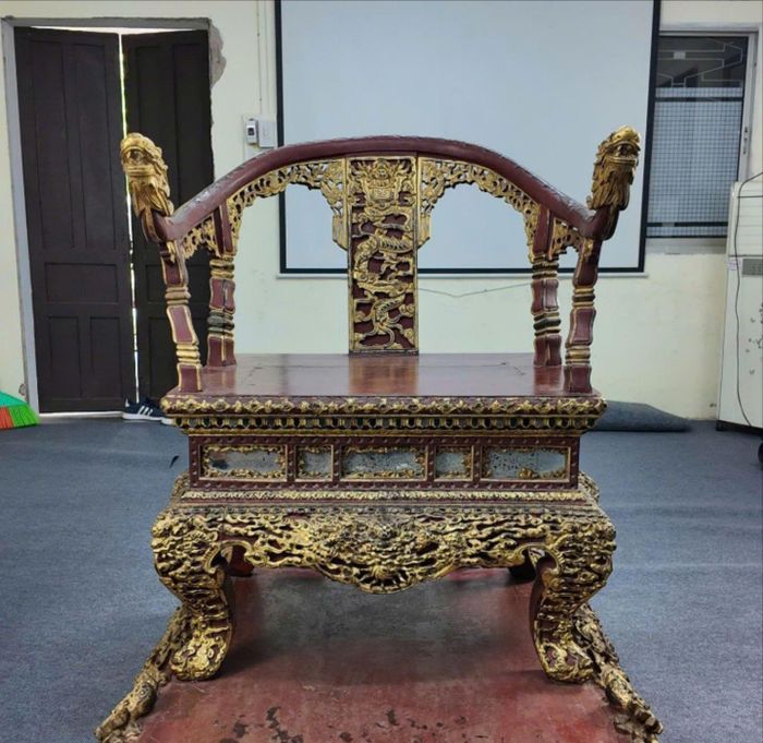 Ngai vua triều Nguyễn sau khi được phục chế. Dự kiến, ngai vua triều Nguyễn sẽ được trưng bày trở lại tại điện Thái Hòa vào ngày mai (4-6). 