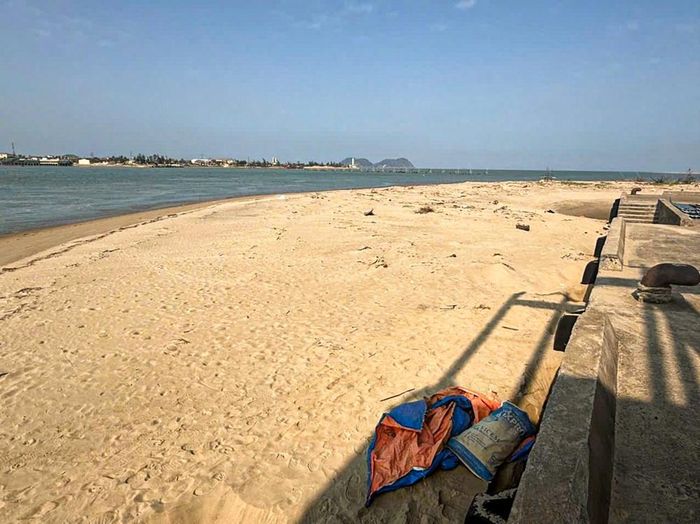 Bồi lắng tại Cảng Xuân Hội