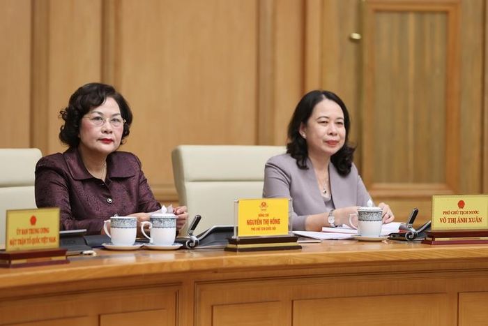 Phó Chủ tịch nước Võ Thị Ánh Xuân; Phó Chủ tịch Quốc hội Nguyễn Thị Hồng tham dự phiên họp - Ảnh: VGP/Nhật Bắc