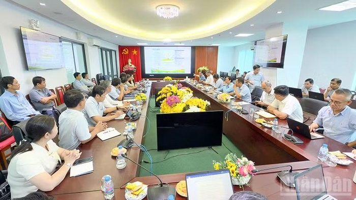 Quang cảnh buổi trao đổi.