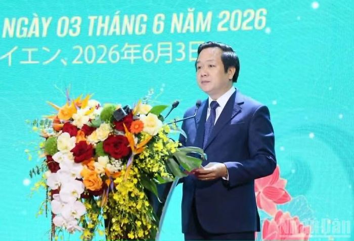 Đồng chí Phạm Quang Ngọc, Ủy viên Trung ương Đảng, Bí thư Tỉnh ủy Hưng Yên phát biểu chào mừng.
