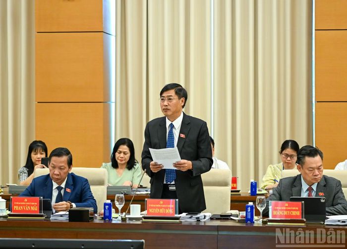 Chủ nhiệm Ủy ban Công tác đại biểu Nguyễn Hữu Đông phát biểu tại hội nghị. (Ảnh: DUY LINH)