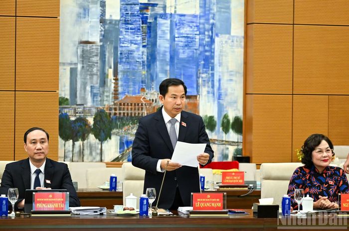 Tổng Thư ký Quốc hội, Chủ nhiệm Văn phòng Quốc hội Lê Quang Mạnh phát biểu tại hội nghị. (Ảnh: DUY LINH)