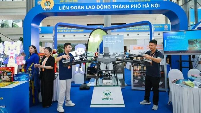 Gian trưng bày của Liên đoàn Lao động thành phố Hà Nội.
