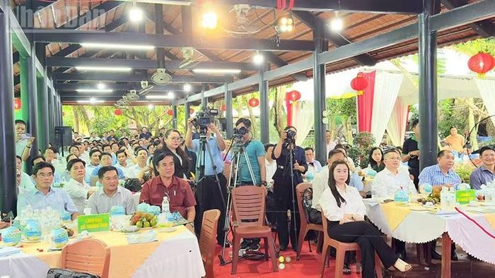 Đại biểu tham dự.
