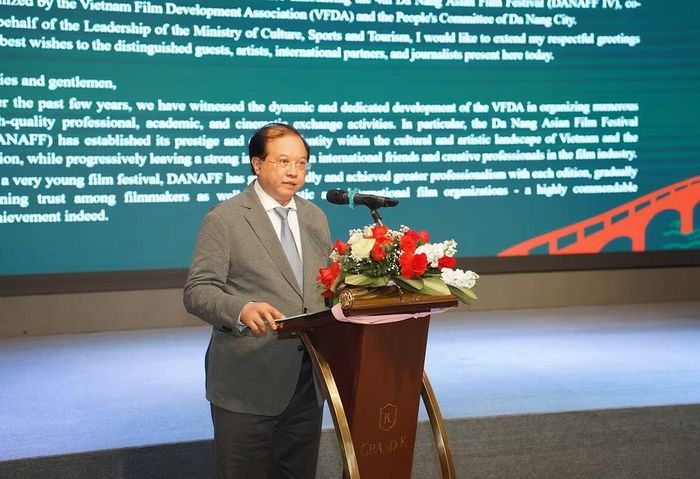 Thứ trưởng Văn hóa, Thể thao và Du lịch Tạ Quang Đông.