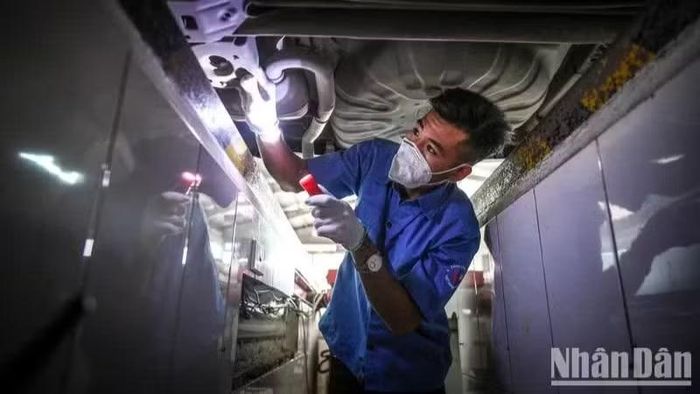 Nhiều tiêu chuẩn trình độ, đạo đức được áp dụng với đăng kiểm viên từ ngày 1/7/2026. (Ảnh: Sơn Bách)