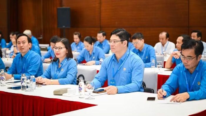 Các đại biểu dự diễn đàn.