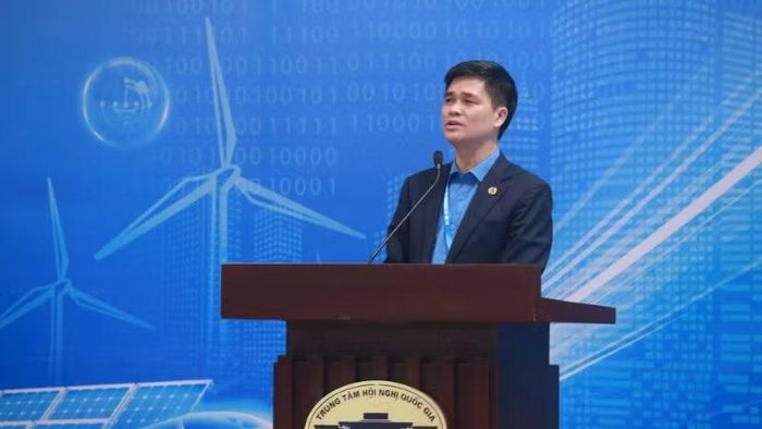 Phó Chủ tịch Tổng Liên đoàn Lao động Việt Nam Ngọ Duy Hiểu tại diễn đàn.