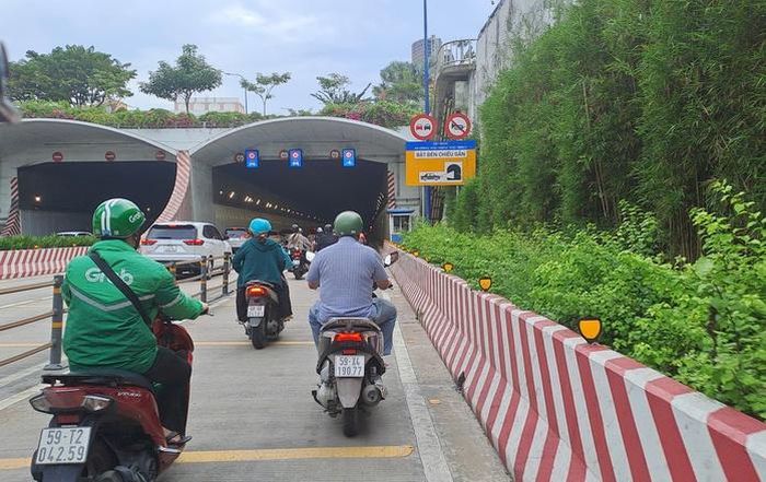Hầm Thủ Thiêm tạo tuyến kết nối trực tiếp giữa trung tâm TP HCM với khu vực phía Đông. Ảnh: HUYỀN TRÂN