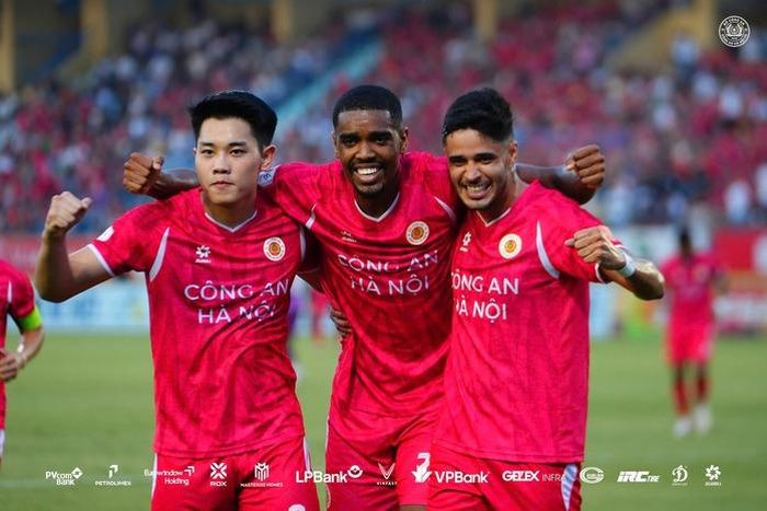 Alan rộng cửa ẵm danh hiệu Vua phá lưới V-League hai mùa liên tiếp