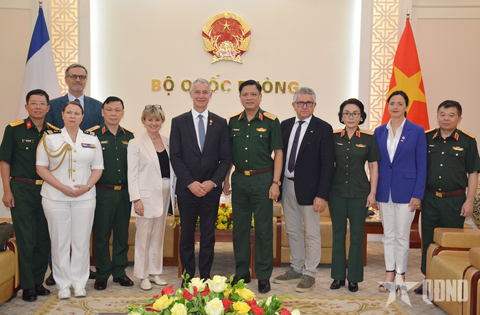Các đại biểu tại buổi tiếp. 