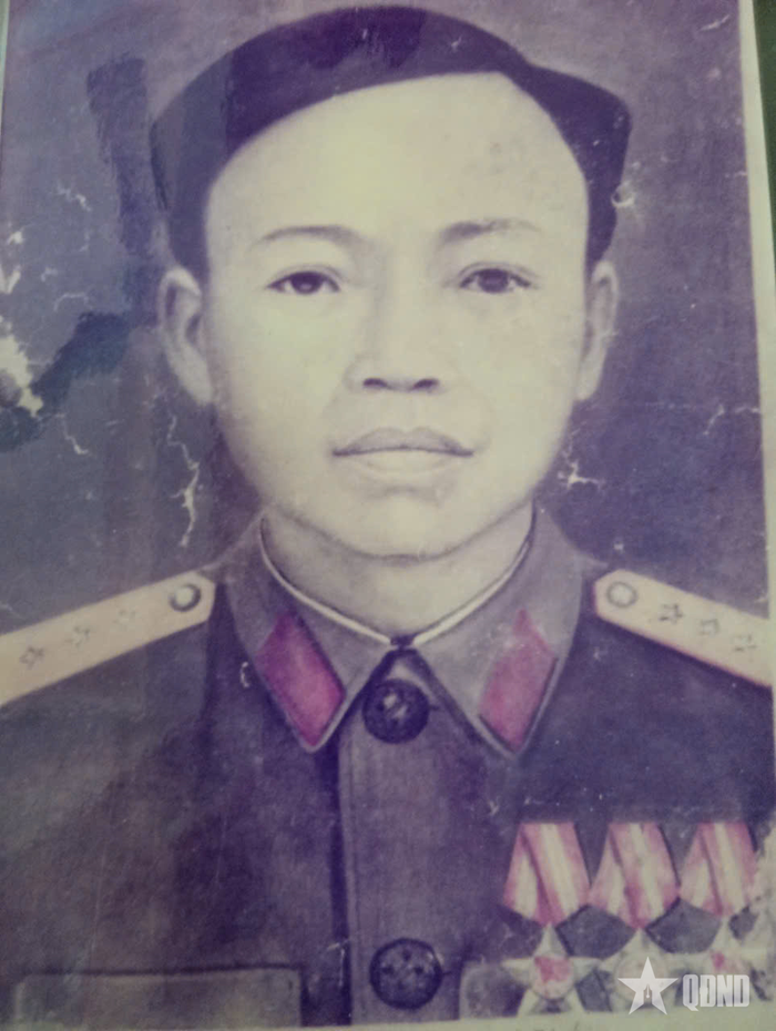  Liệt sĩ Nguyễn Huy Vẹn. 