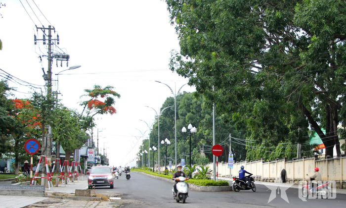  Đường Trường Chinh đoạn thuộc phường Đăk Cấm và phường Kon Tum (tỉnh Quảng Ngãi).