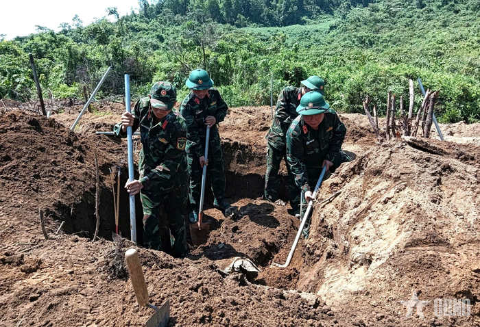 Công việc của Đội tìm kiếm đòi hỏi sự tập trung cao độ. 