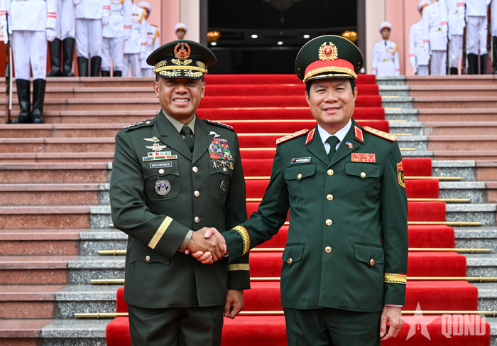  Đại tướng Nguyễn Tân Cương và Đại tướng Romeo S.Brawner Jr. Ảnh: TUẤN HUY