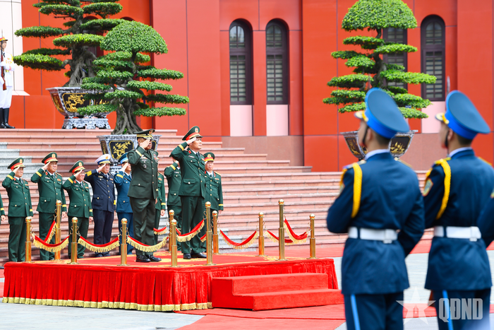  Đại tướng Nguyễn Tân Cương chủ trì lễ đón Đại tướng Romeo S.Brawner Jr. Ảnh: TUẤN HUY 